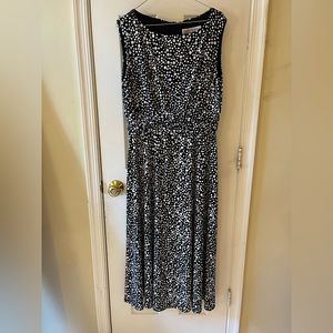 Jessica Howard Dress Size 14 Black/White Polka Dot. Flair fit and waist detail.